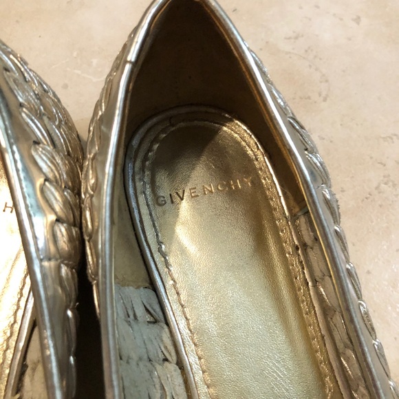 Givenchy Woven Leather Gold Flats size 38 EU